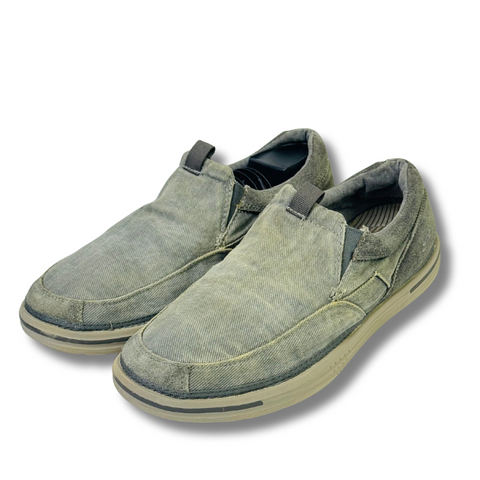 SKETCHERS RELAXED FIT NATURAL COLOR