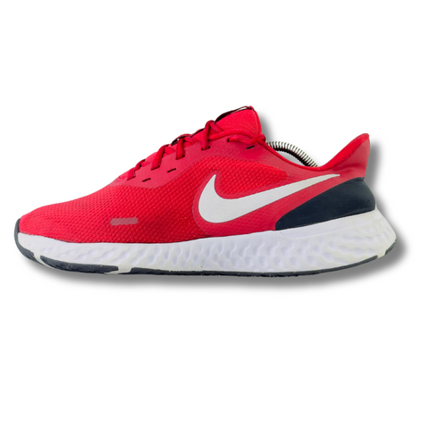 NIKE REVOLUTION 5