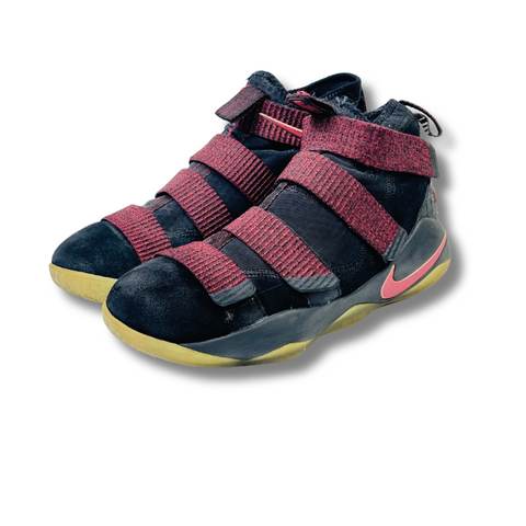 NIKE LEBRON SOLDIER 11