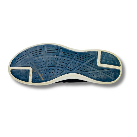 RUNNING SHOES
