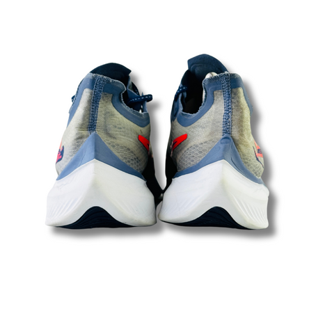 NIKE ZOOM GRAVITY