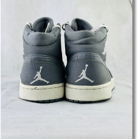 AIR JORDAN 1 MID GRAY