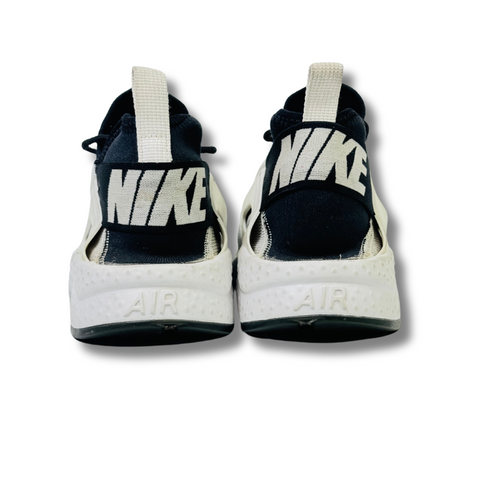 NIKE HURRICANE