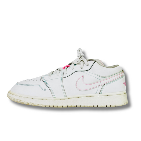 NIKE AIR JORDAN 1 LOW - Kicksterr
