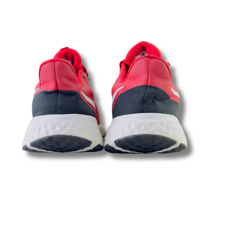 NIKE REVOLUTION 5